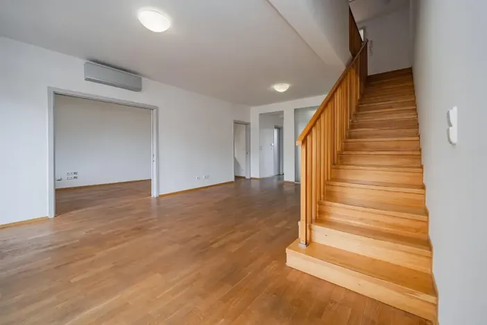 Pronájem bytu 5+1, Praha - Smíchov, Štefánikova, 168 m2