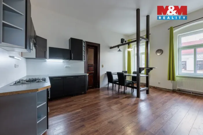 Prodej bytu 2+1, Nejdek, náměstí Karla IV., 107 m2