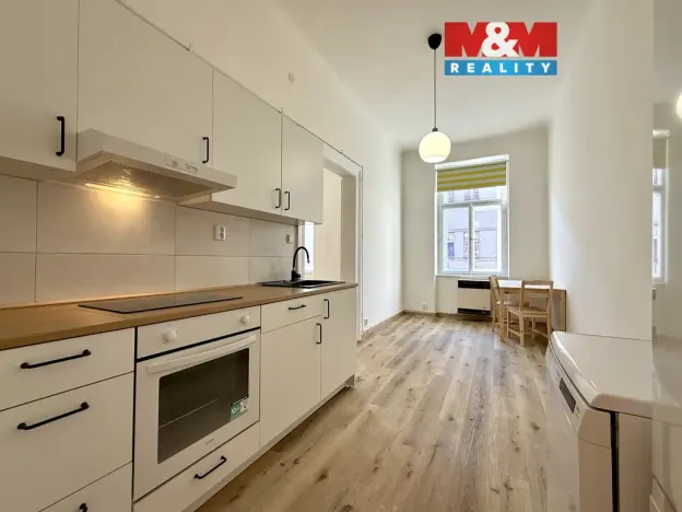 Pronájem bytu 1+1, Praha - Smíchov, Vltavská, 40 m2