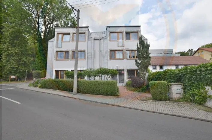 Pronájem bytu 2+kk, Klecany, Nám. Třebízského, 52 m2