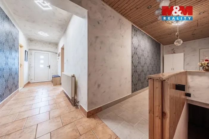 Prodej bytu 5+1, Chlumec nad Cidlinou - Kladruby, 139 m2