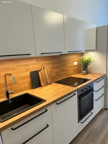 Pronájem bytu 3+kk, Praha - Bubeneč, Sládkova, 58 m2