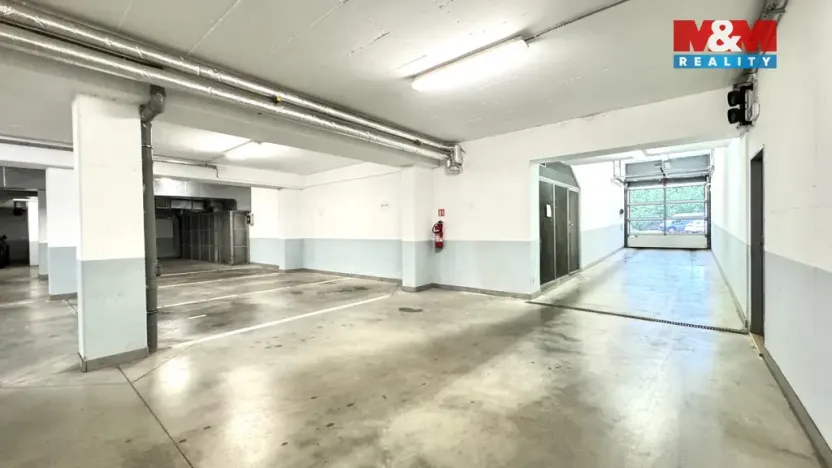 Pronájem garážového stání, Šumperk, Langrova, 13 m2