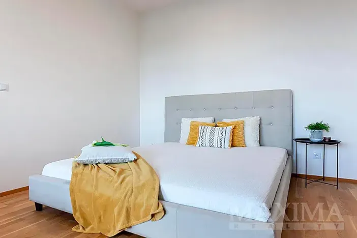 Prodej bytu 1+kk, Praha - Holešovice, Argentinská, 53 m2
