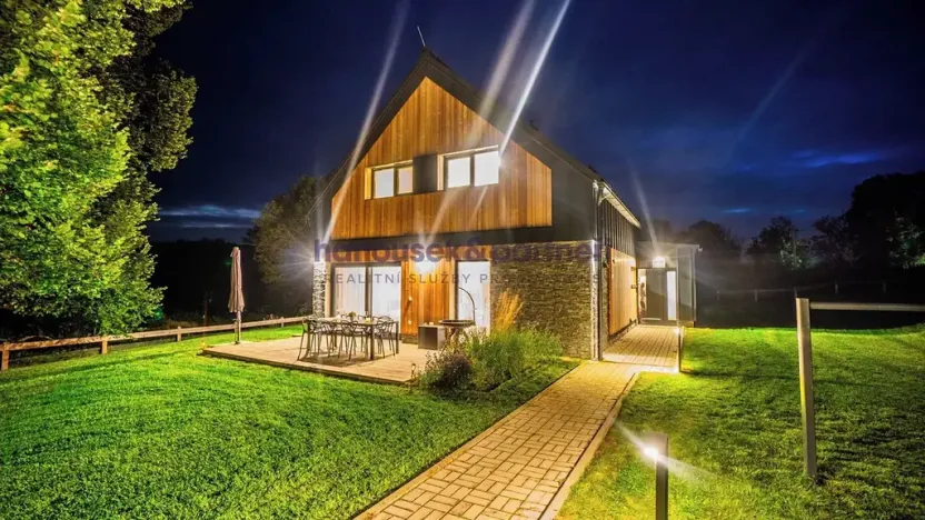 Prodej bytu 4+kk, Volary, 111 m2