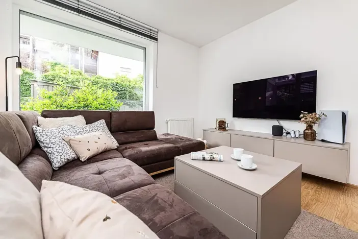 Prodej bytu 2+kk, Praha - Hrdlořezy, Mezilehlá, 51 m2