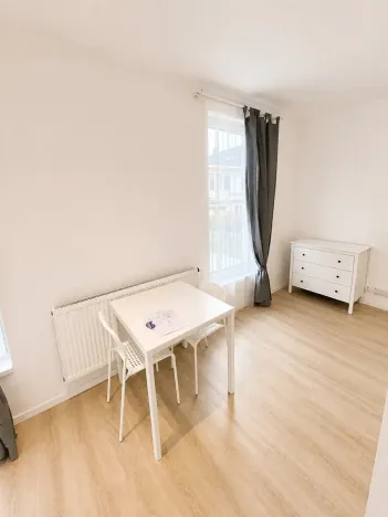Pronájem bytu 1+kk, Praha - Vysočany, Poděbradská, 25 m2