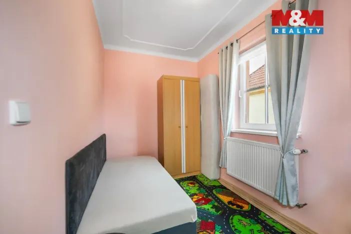 Prodej rodinného domu, Bor, náměstí Republiky, 197 m2