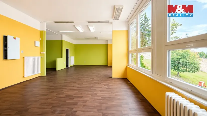 Pronájem obchodního prostoru, Louny, Náměstí Benedikta Rejta, 82 m2