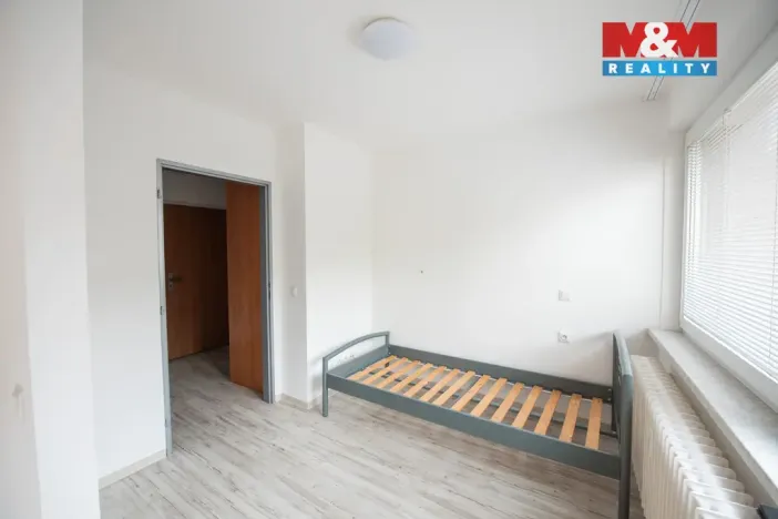 Pronájem bytu 1+kk, Hradec Králové, Sušilova, 32 m2