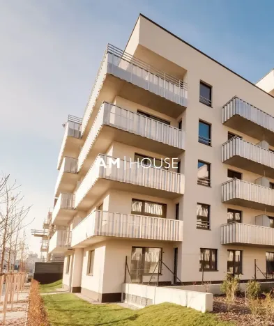 Pronájem garáže, Praha - Strašnice, Zvěřinova, 10 m2