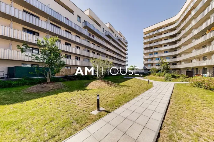 Pronájem garáže, Praha - Strašnice, Zvěřinova, 10 m2
