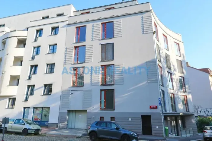 Pronájem bytu 2+kk, Praha - Vršovice, Košická, 69 m2
