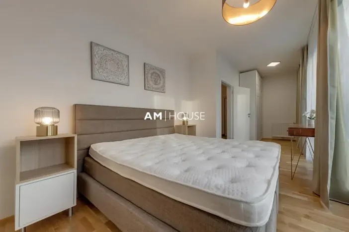 Pronájem bytu 2+kk, Praha - Karlín, Rohanské nábřeží, 61 m2