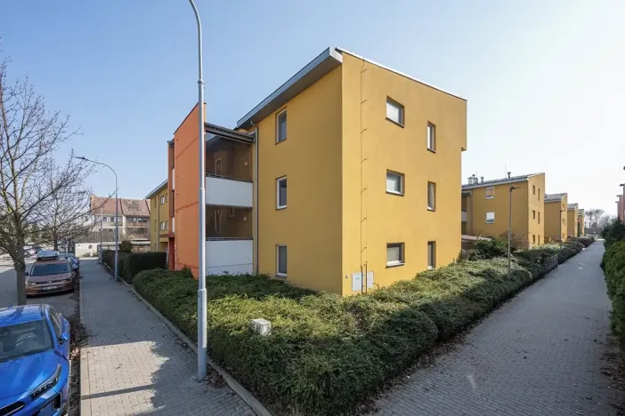 Pronájem garážového stání, Brno, Moutnická, 12 m2