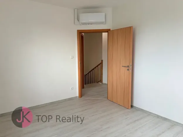 Pronájem rodinného domu, Praha - Uhříněves, Vlárská, 100 m2
