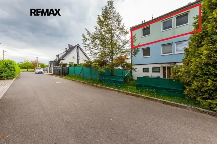 Prodej bytu 3+1, Červený Újezd, U Okálu, 62 m2
