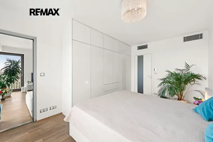 Pronájem bytu 2+kk, Praha - Žižkov, Olšanská, 71 m2