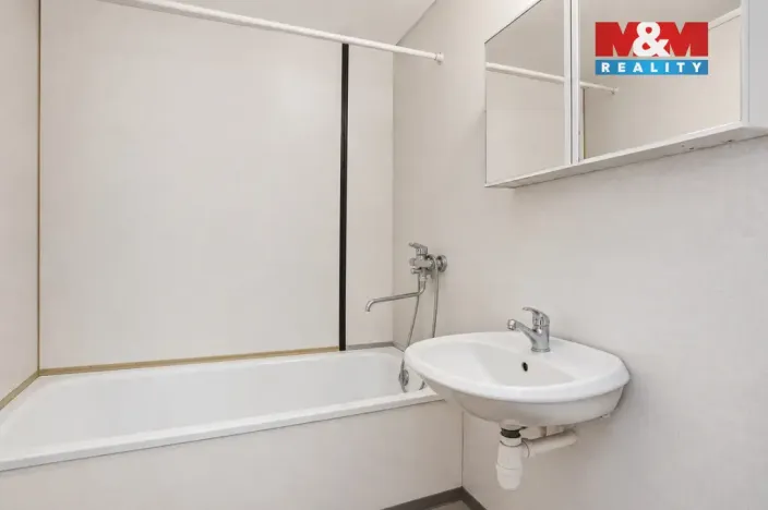 Prodej bytu 2+1, Kralupy nad Vltavou - Lobeček, Krakovská, 40 m2