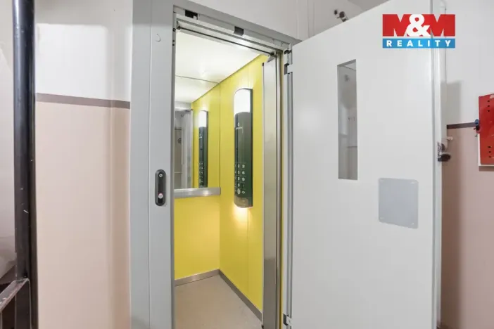 Prodej bytu 2+1, Kralupy nad Vltavou - Lobeček, Krakovská, 40 m2
