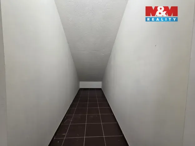 Pronájem obchodního prostoru, Rostoklaty, 190 m2