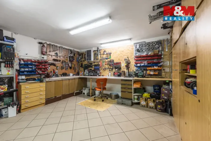 Prodej rodinného domu, Hovorany, 262 m2