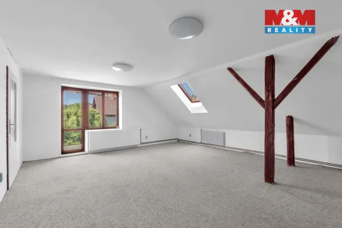 Prodej rodinného domu, Rovensko pod Troskami, Riegrova, 150 m2
