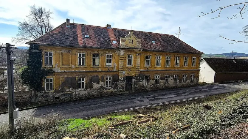 Prodej ubytování, Štěkeň, U Zámku, 1014 m2