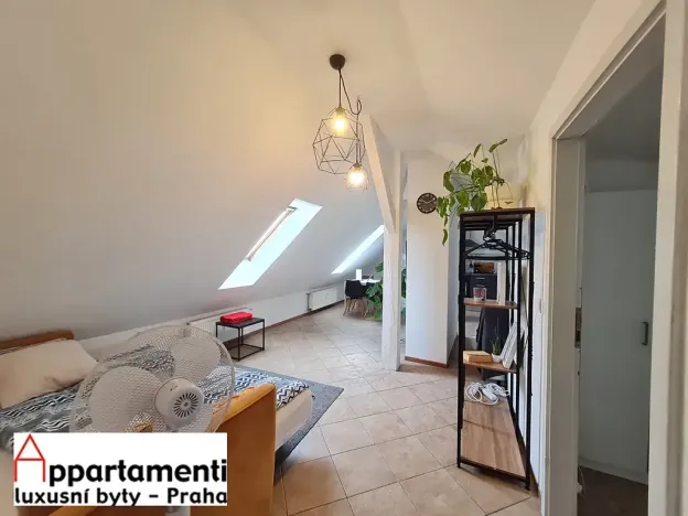 Prodej bytu 2+kk, Praha - Nové Město, V tůních, 58 m2