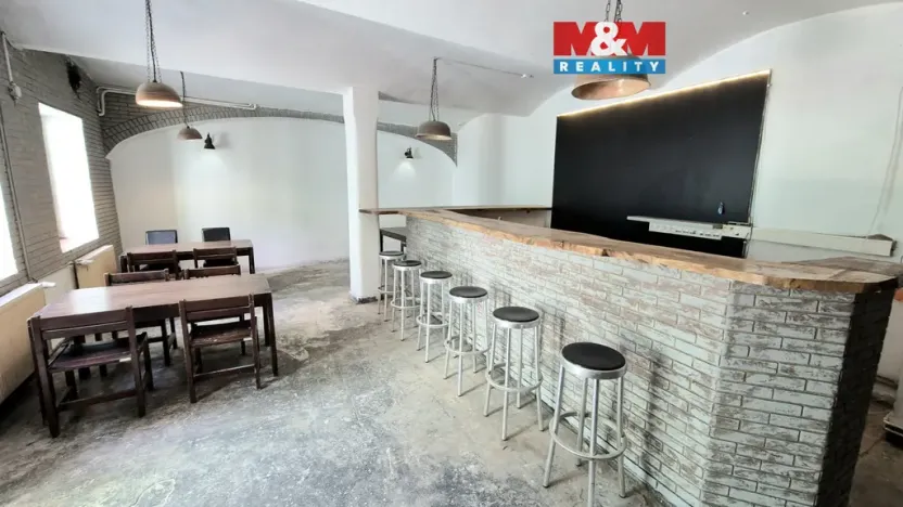 Pronájem obchodního prostoru, Kladno, T. G. Masaryka, 157 m2