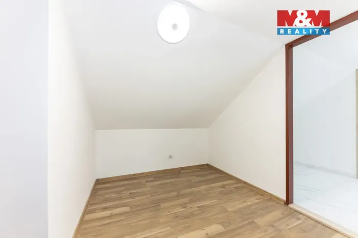 Pronájem rodinného domu, Velim, třída Krále Jiřího, 280 m2