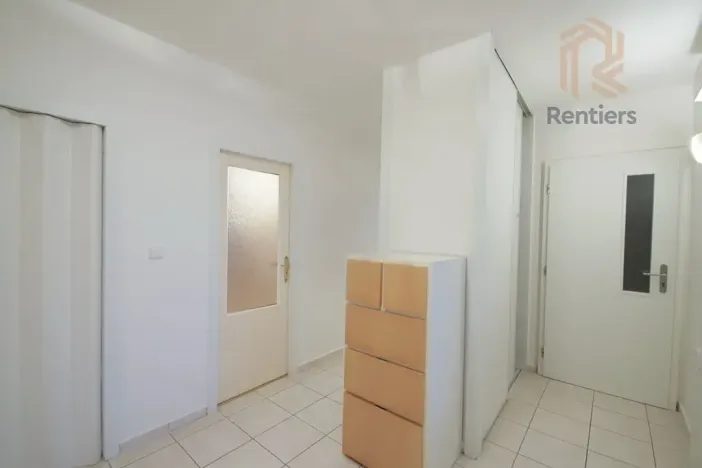 Pronájem bytu 4+1, Praha - Černý Most, Šromova, 85 m2