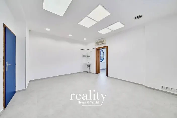 Pronájem ordinace, Znojmo, Kuchařovická, 84 m2