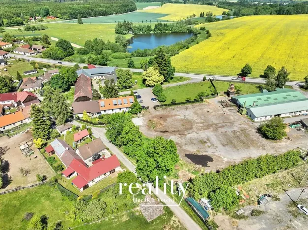 Pronájem komerční nemovitosti, Hladov, 3500 m2