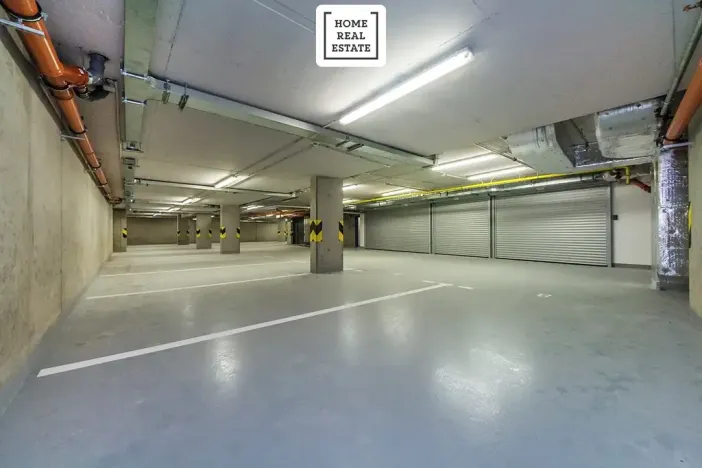 Prodej garážového stání, Praha - Smíchov, Pod Barvířkou, 16 m2