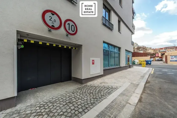 Prodej bytu 1+kk, Praha - Smíchov, Pod Barvířkou, 44 m2