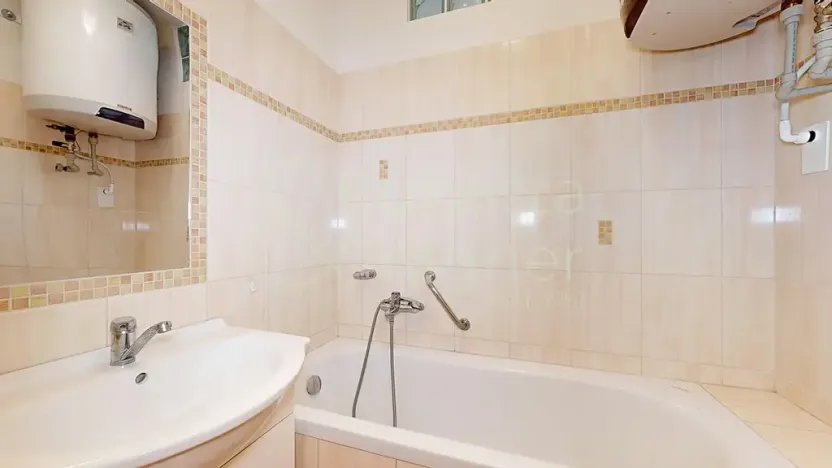 Prodej bytu 3+kk, Chrudim, Sladkovského, 62 m2