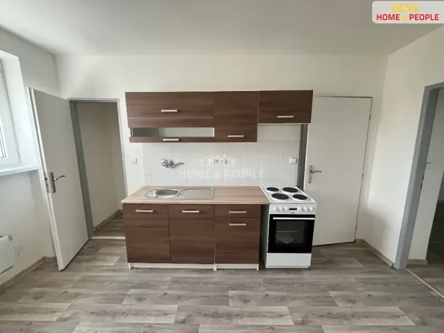 Pronájem bytu 2+1, Karlovy Vary, Závodu míru, 71 m2