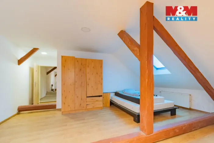 Pronájem atypického bytu, Sokolov, Staré náměstí, 200 m2