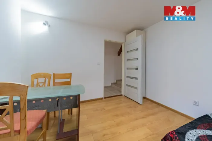 Pronájem atypického bytu, Sokolov, Staré náměstí, 200 m2