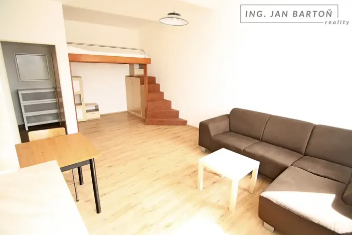 Pronájem bytu 1+kk, Jihlava, Palackého, 35 m2