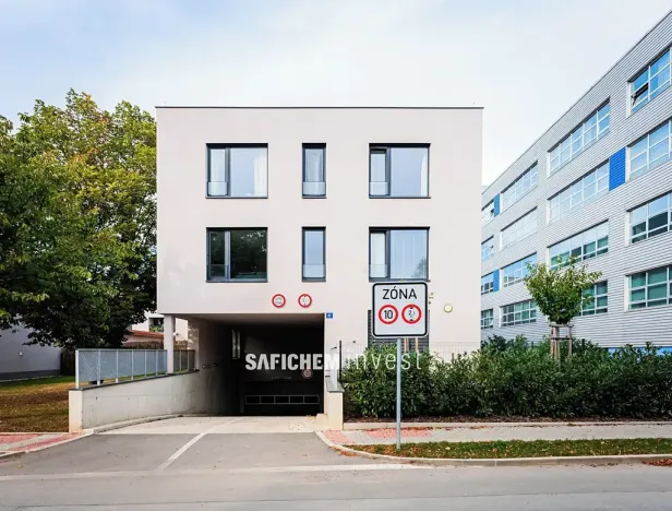 Prodej garážového stání, Praha - Strašnice, Třebohostická, 13 m2