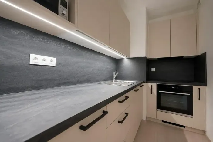 Pronájem bytu 2+kk, Praha - Hloubětín, Poděbradská, 52 m2