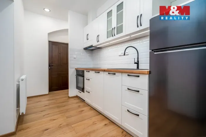 Prodej bytu 2+1, Praha - Dejvice, Kafkova, 43 m2