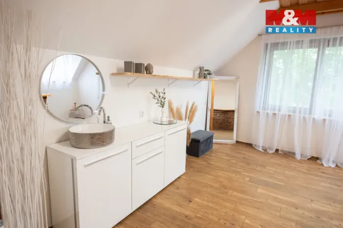 Pronájem obchodního prostoru, Hradec Králové - Kukleny, Pražská třída, 23 m2