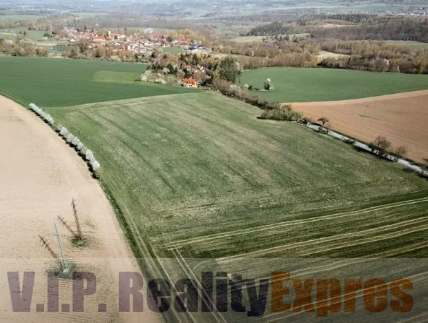 Pronájem výrobních prostor, Soutice, 5620 m2