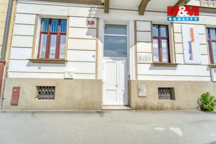 Pronájem kanceláře, Plzeň - Jižní Předměstí, Hálkova, 133 m2