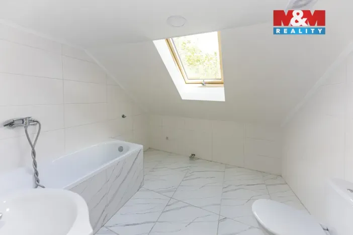 Pronájem rodinného domu, Velim, třída Krále Jiřího, 280 m2