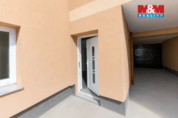 Pronájem rodinného domu, Velim, třída Krále Jiřího, 280 m2