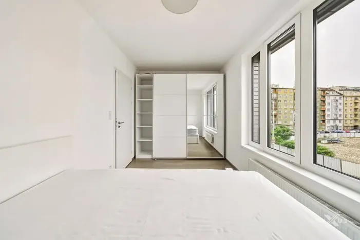 Pronájem bytu 2+kk, Praha - Holešovice, Jankovcova, 56 m2